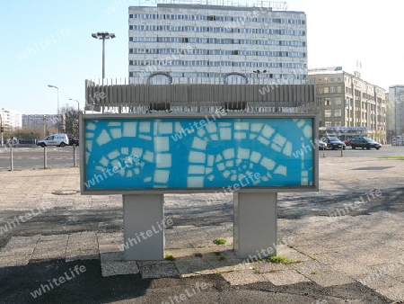 Berlin am Alexanderplatz alter Schaukasten