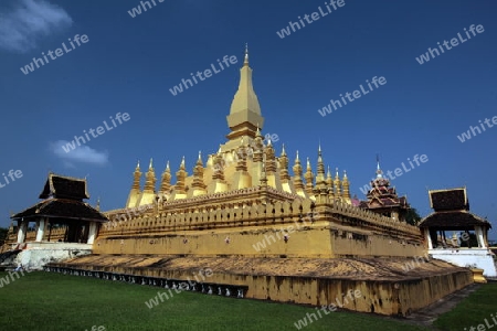 Der Wat That Luang in Vientiane der Hauptstadt von Laos in Suedostasien. 