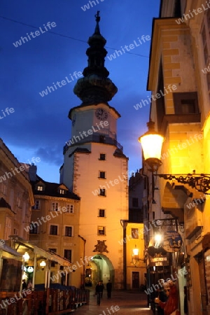 Europa, Osteuropa, Slowakei, Hauptstadt, Bratislava, Altstadt, Michalska Strasse, St Michaels Turm, Gasse, Sommer,  