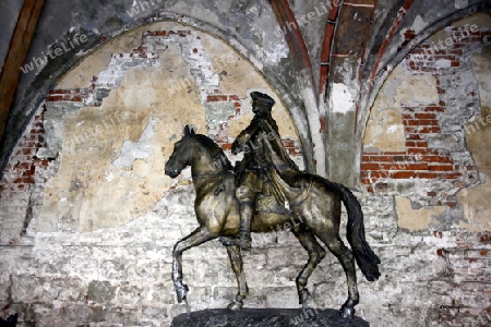 Ein Gang im Innenhof des Dom in der Altstadt in Riga, Lettland  