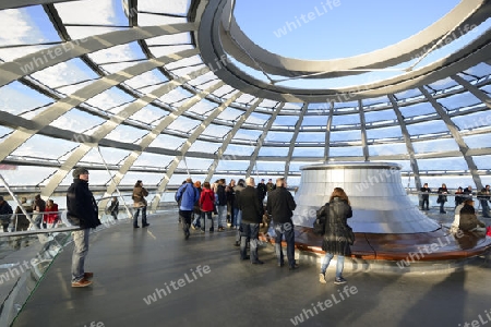 oberes, offenes Ende  der Reichstagskuppel, Reichstag Berlin, Architekt Sir Norman Foster, Berlin, Deutschland, Europa