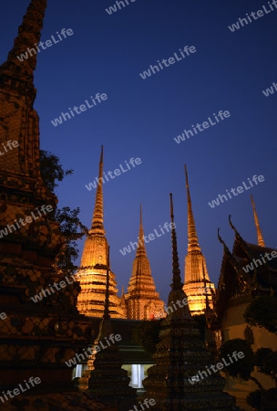 Die Tempelanlage des Wat Pho in der Hauptstadt Bangkok von Thailand in Suedostasien.