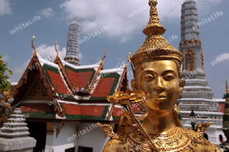 Die Tempelanlage des Wat Phra Kaew in Banglamphu in Bangkok der Hauptstadt von Thailand in Suedostasien.  