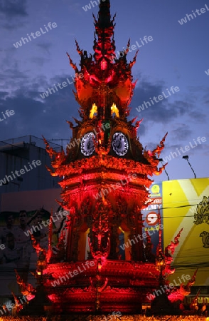 Der Uhrturm im Zentrum von Chiang Rai in der Provinz chiang Rai im Norden von Thailand in Suedostasien.