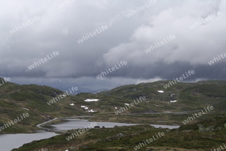 Bergsee durchschnitten von der Sta?e Fv337