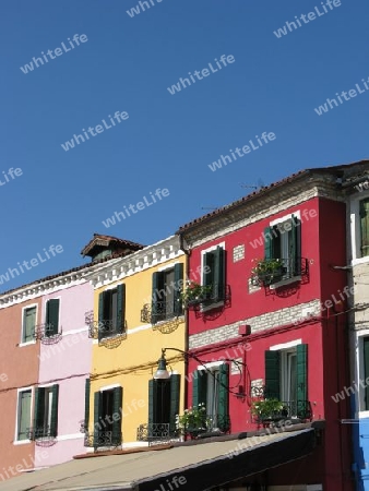 Burano. Farben unter blauem Himmel