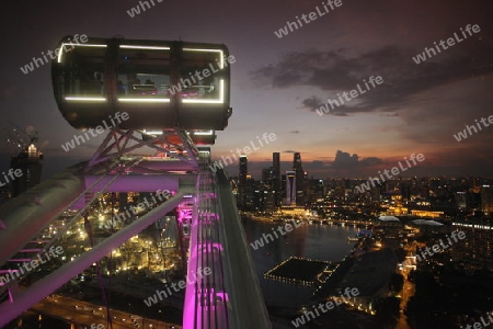 Das Riesenrad an der Marina Bay in Singapur im Inselstaat Singapur in Asien.