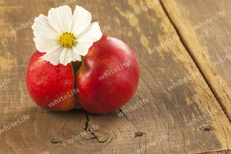 Stilleben mit Apfel