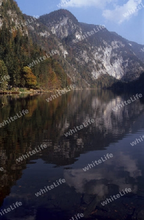 bergsee im herbst