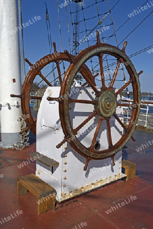 Ruder der Gorch Fock I ,  im alten Hafen,   Hansestadt Stralsund, Unesco Weltkulturerbe, Mecklenburg Vorpommern, Deutschland, Europa