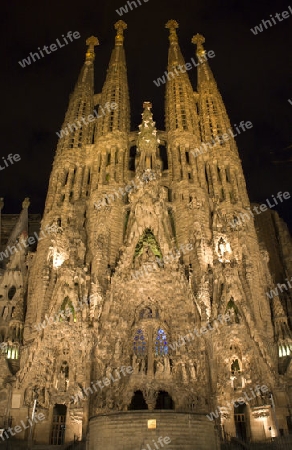 Barcelona - Sagrada la familia durch die Nacht