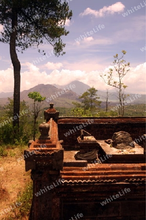 Asien, Indonesien, Bali, Tempel, Gunung Batur, Landschaft, Natur,
Die Landschaft mit einem Tempel im Norden von Bali im osten von Indonesien.       (Urs Flueeler) 