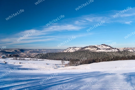 Winterlandschaft mit Leuchtenburg