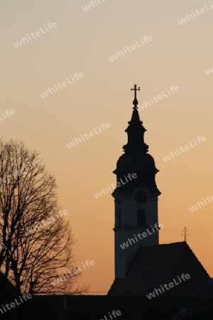 Kirchturm in der Abendsonne