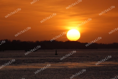 Sonnenuntergang ?ber Elbe