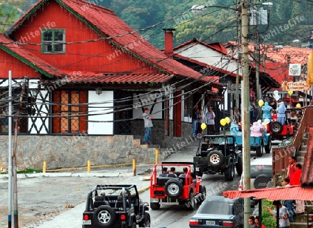 Amerika, Suedamerika, Venezuela, Deutsche Kolonie, Colonia Tovar, Bergdorf,  Das traditionelle Patronsfest des Heiligen Martin am Martinstag 11.November 2008 mit Deutschen Folkstaenzen und Deutschen Trachten im Bergdorf Colonia Tovar der ehemaligen