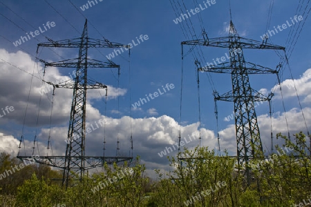 Strommaste Hochspannungs- ?berlandleitungen Energie