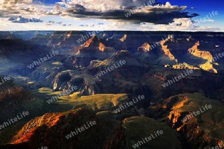 Sonnenuntergang Grand Canyon Nationalpark,  South Rim, Suedrand,  letztes Licht nahe Yavapai Point, Arizona, USA