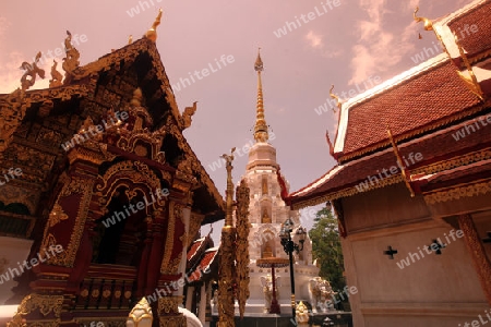 Der Wat Phra Kaew in der Altstadt von Chiang Rai in der Provinz chiang Rai im Norden von Thailand in Suedostasien.