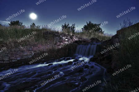 Salzbach zur Saale bei Nacht