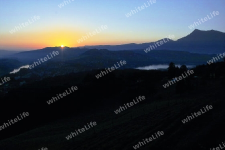 Sonnenaufgang ?ber Luzern