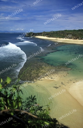 Ein Strand mit dem Namen Paradise Beach oder Dreamland Beach im Sueden der Insel Bali in Indonesien in Suedostasien.