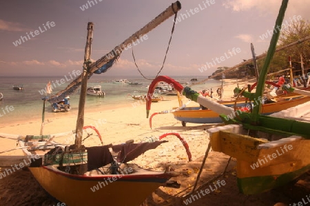 ASIEN, INDONESIEN, BALI, INSEL, NUSA LEMBONGAN, STRAND, LANDSCHAFT, JUNGUTBATU, FISCHERBOOT,    (URS FLUEELER)