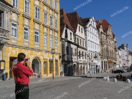 Stadtplatz mit Fotograf