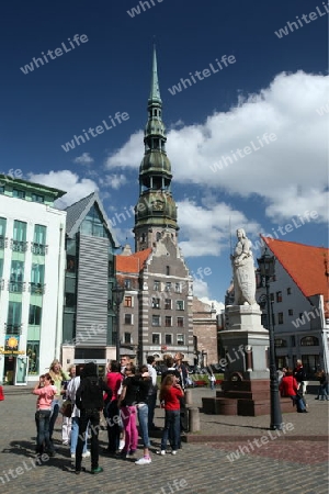 Die Petrikirche in der Altstadt von Riga der Hauptststadt von Lettland im Baltikum in Osteuropa.  