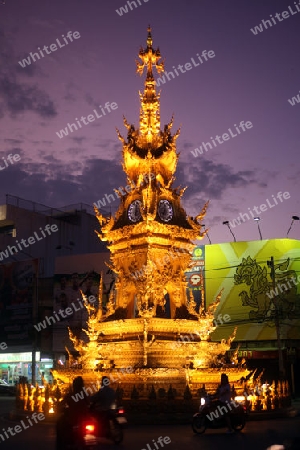 Der Uhrturm im Zentrum von Chiang Rai in der Provinz chiang Rai im Norden von Thailand in Suedostasien.