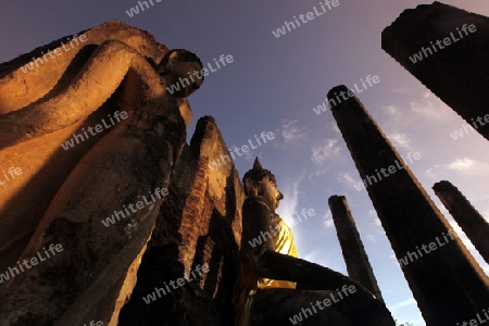 Der Wat Phra Si Ratana Mahathat im Si Satchanalai-Chaliang Historical Park rund 50 Km von Sukhothai in der Provinz Sukhothai im Norden von Thailand in Suedostasien.