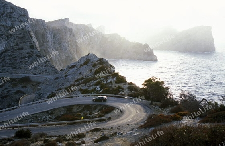 Die Landschaft beim Cap de Formentor auf der Halbinsel Formentor im Februar im Osten der Insel Mallorca einer der Balearen Inseln im Mittelmeer.   