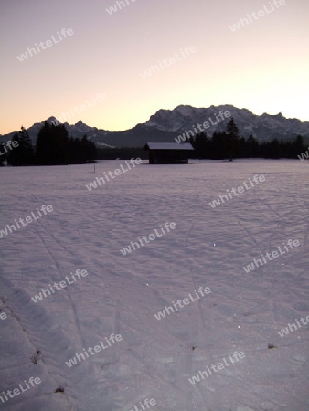 Sonnenuntergang hinter dem Wettersteingebirge