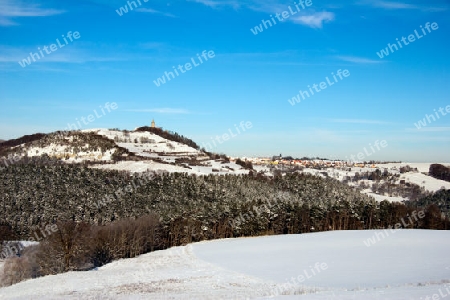 Winterlandschaft mit Leuchtenburg