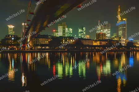 Frankfurt. Skyline vom Holbeinsteg.