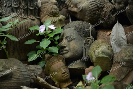 Traditionelle Figuren stehen im Garten von Ban Phor Linag Meuns Terracota Art zum Verkauf bereit dies im Terracota Garden in Chiang Mai im norden von Thailand in Suedostasien.