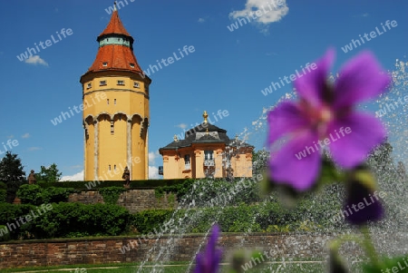 Wasserturm und Schloss Pagodenburg Rastatt