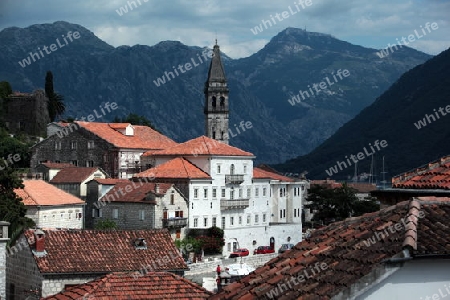 Die Altstadt von Persat in der inneren Bucht von Kotor in Montenegro im Balkan am Mittelmeer in Europa.