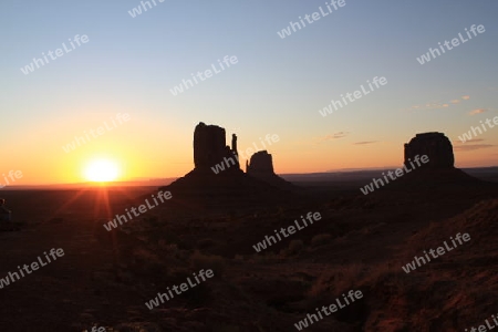 Sonnenaufgang im Monument Valley