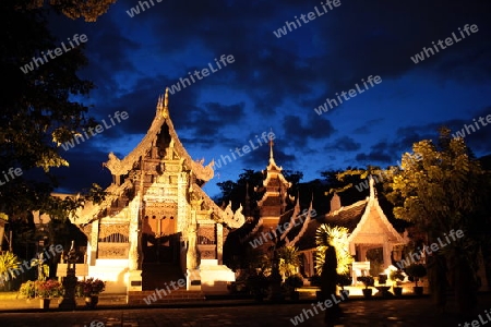 Die Architektur des Wat Chedi Luang Tempel in Chiang Mai im Norden von Thailand. 