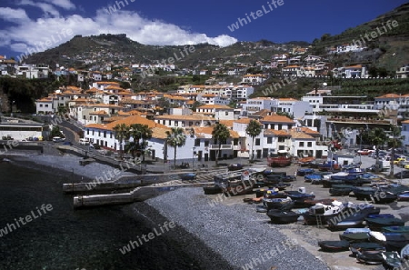 Das Traditionelle Fischerdorf Camara de Lobos im sueden  der Insel Madeira im Atlantischen Ozean, Portugal.