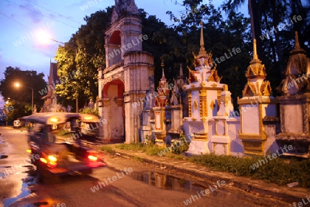 Der Tempel Wat Sainyaphum in der Stadt Savannahet in zentral Laos an der Grenze zu Thailand in Suedostasien.