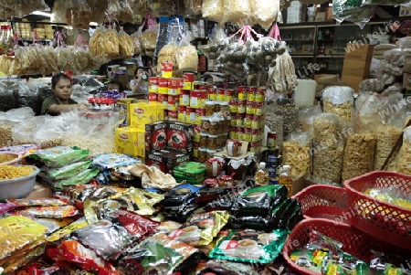 Eine Marktstrasse im China Town von Bangkok der Hauptstadt von Thailand in Suedostasien.