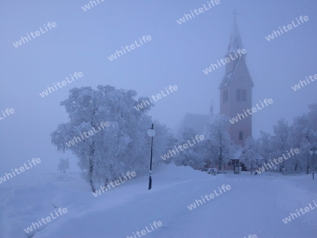 Schwedischer Winter / Kirche im Nebel