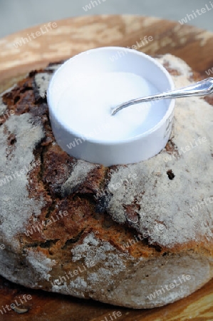 Brot und Salz - salt and bread