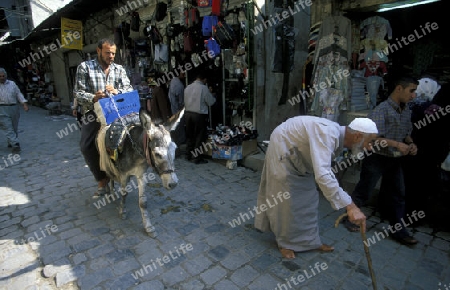 Auf dem Souq oder Markt in der Altstadt von Damaskus in der Hauptstadt von Syrien.