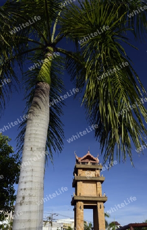 Der Uhrturm im Zentrum der Hauptstadt Amnat Charoen der Provinz Amnat Charoen nordwestlich von Ubon Ratchathani im nordosten von Thailand in Suedostasien.