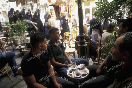 Der Souq oder Markt in der Medina der Altstadt von Aleppo im Norden von Syrien im Nahen Osten.