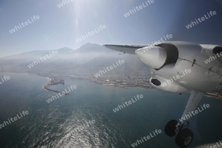 Amerika, Suedamerika, Venezuela, Fughafen, CaracasEin Flugzeug starten vom Flughafen Maiquetia bei Caracas an der Karibischen Kueste von Venezuela