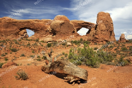 North and South Window im Abendlicht, Arches Nationalpark, Utah, USA, Suedwesten